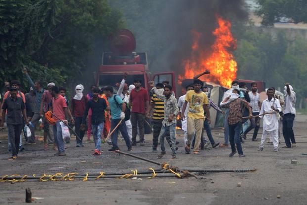 हिंसा के लिए कोर्ट को जिम्मेदार बताने वाले नेता नगरी अदालत की अवमानना के असली गुनहगार है