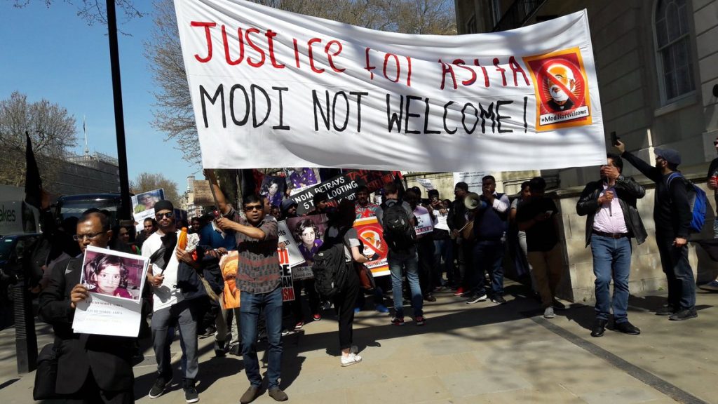 #ModiNotWelcome – Huge Protest in London With “Modi Go Back” Slogans