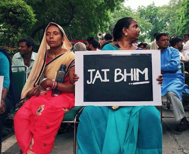 Ambedkarite Buddhist Women as Readers and Book Sellers at Chaityabhoomi